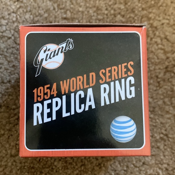 San Francisco Giants 1954 World Series Replica Ring with Box - Picture 10 of 14